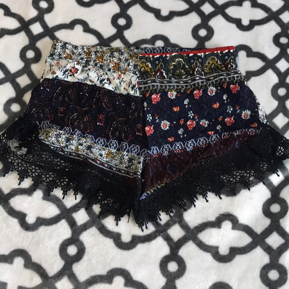 Small Loose Shorts